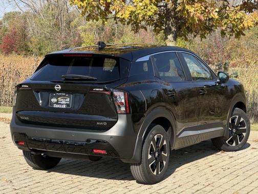 Super Black 2025 Nissan Kicks SV