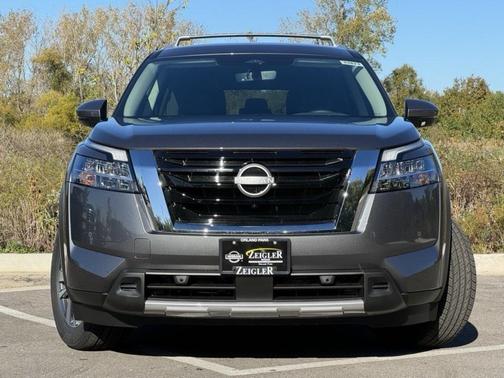 2025 Nissan Pathfinder SL 4WD