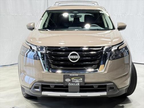 2025 Nissan Pathfinder Platinum 4WD