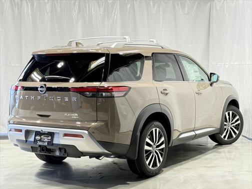 2025 Nissan Pathfinder Platinum 4WD