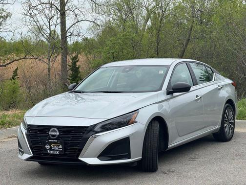 Brilliant Silver Metallic 2024 Nissan Altima 2.5 SV