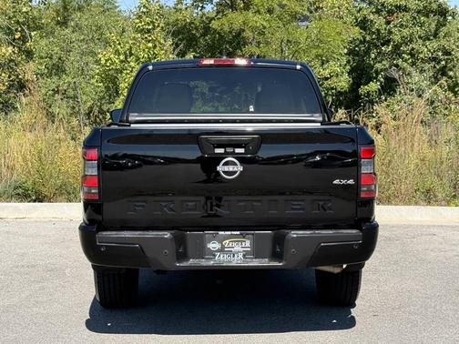 2022 Nissan Frontier S