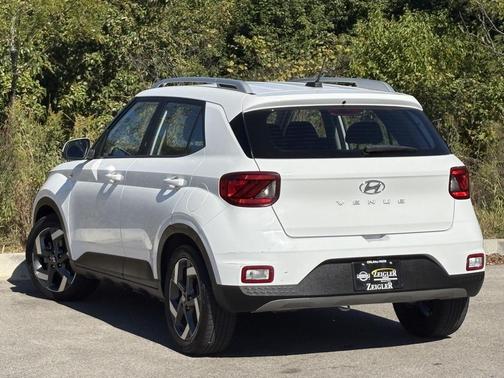 2023 Hyundai VENUE SEL