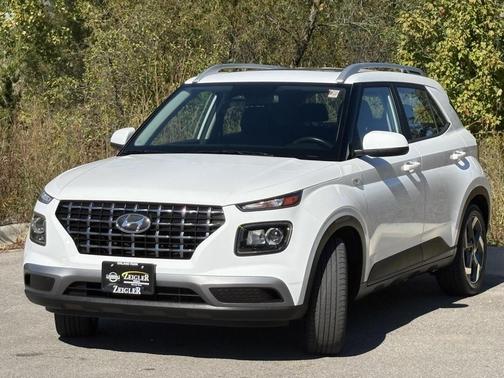 2023 Hyundai VENUE SEL