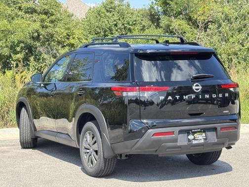 2025 Nissan Pathfinder SV 4WD