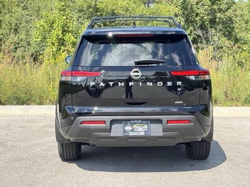 2025 Nissan Pathfinder SV 4WD