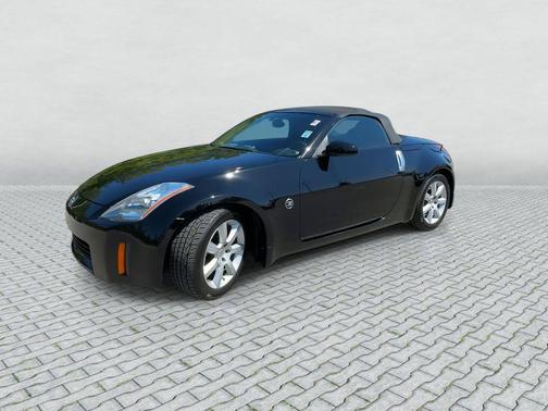 Super Black 2005 Nissan 350Z Enthusiast