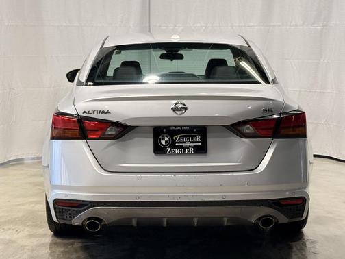 2021 Nissan Altima SR FWD