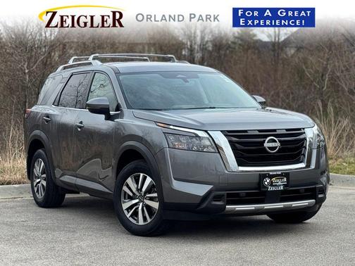 Gun Metallic 2025 Nissan Pathfinder SL