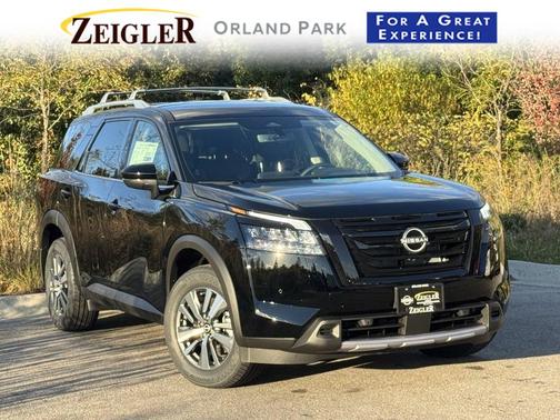 2025 Nissan Pathfinder SL 4WD