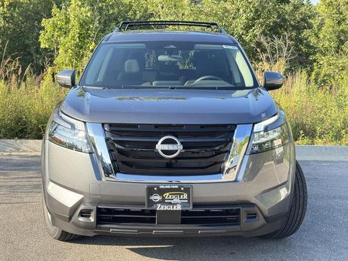 2025 Nissan Pathfinder SV 4WD