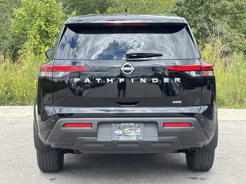 2025 Nissan Pathfinder S 4WD