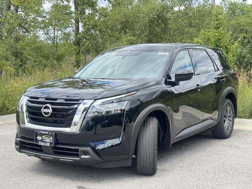 2025 Nissan Pathfinder S 4WD