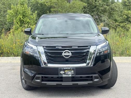 2025 Nissan Pathfinder S 4WD