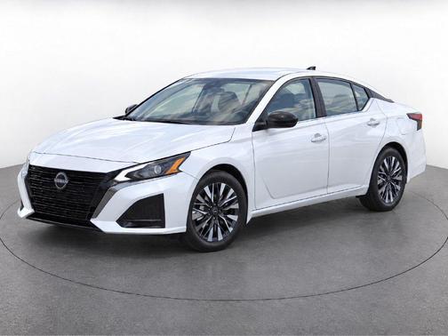 Pearl White Tricoat 2026 Nissan Altima 2.5 SV
