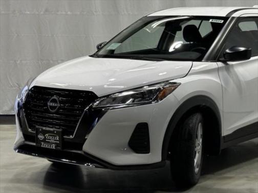 2025 Nissan Kicks S