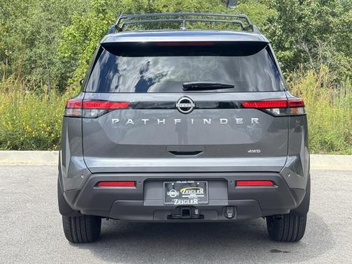 2025 Nissan Pathfinder SV 4WD