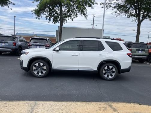 Platinum White Pearl 2026 Honda Pilot Elite