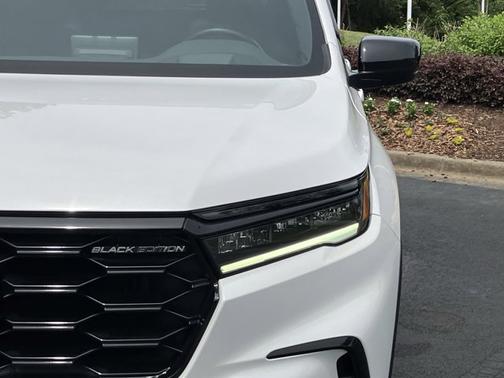 Platinum White Pearl 2025 Honda Pilot Black Edition