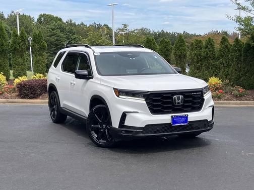 Platinum White Pearl 2025 Honda Pilot Black Edition