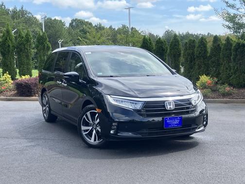 Crystal Black Pearl 2023 Honda Odyssey Touring