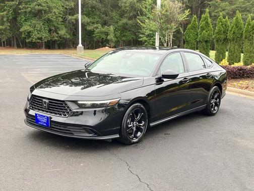 Crystal Black Pearl 2025 Honda Accord SE