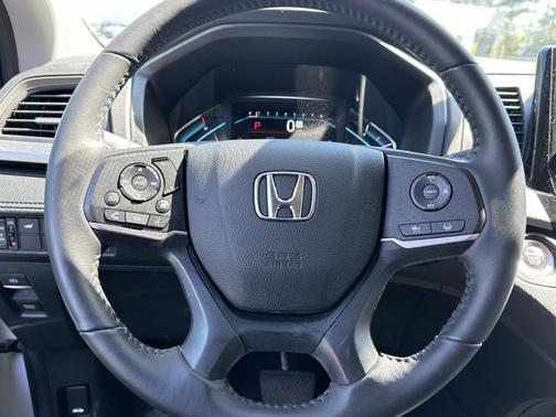 Platinum White Pearl 2024 Honda Odyssey EX-L