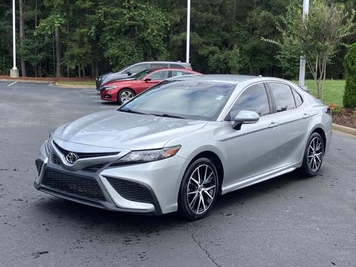 Celestial Silver Metallic 2022 Toyota Camry SE