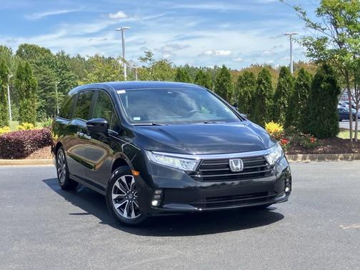 Crystal Black Pearl 2024 Honda Odyssey EX-L
