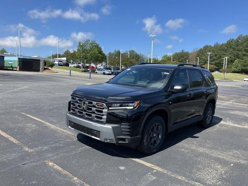 Crystal Black Pearl 2026 Honda Pilot TrailSport