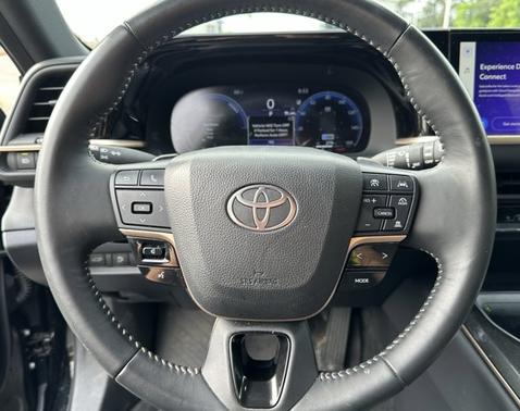 2025 Toyota Crown Signia XLE