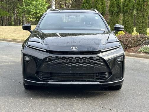 2025 Toyota Crown Signia XLE