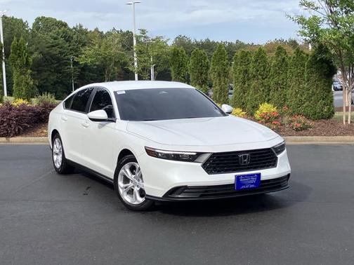Platinum White Pearl 2025 Honda Accord LX