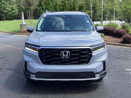Sonic Gray Pearl 2024 Honda Pilot Touring