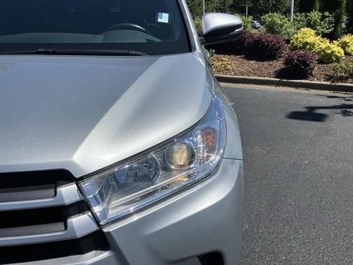 Celestial Silver Metallic 2019 Toyota Highlander XLE
