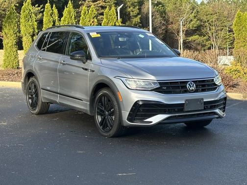 2022 Volkswagen Tiguan SE R-Line Black