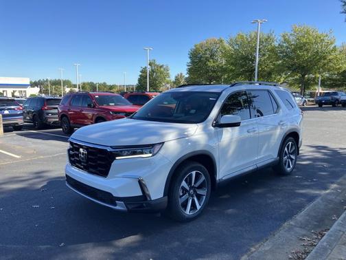 2025 Honda Pilot Touring