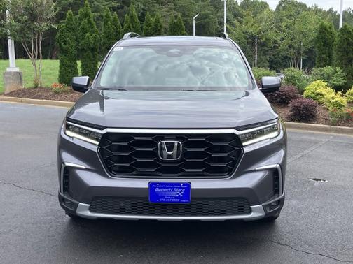 Modern Steel Metallic 2025 Honda Pilot Touring