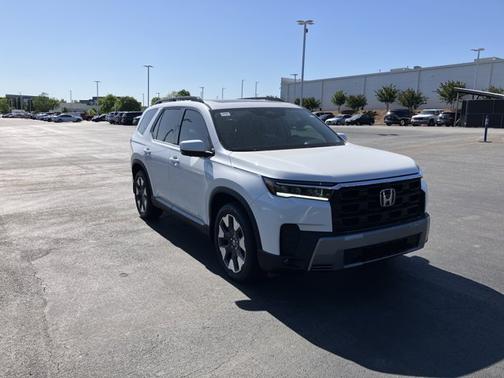 Platinum White Pearl 2026 Honda Pilot Touring