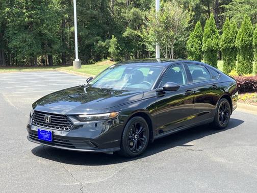 Crystal Black Pearl 2025 Honda Accord SE