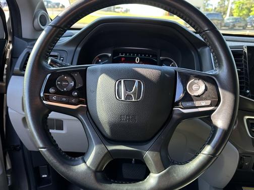 Lunar Silver Metallic 2021 Honda Pilot Special Edition