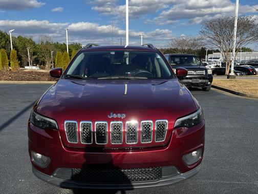 Photo 2 of 8 of 2019 Jeep Cherokee Latitude