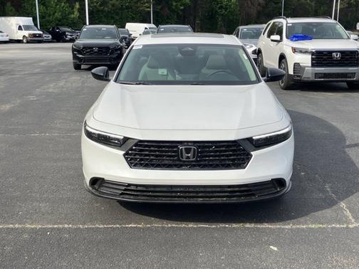 Platinum White Pearl 2026 Honda Accord SE