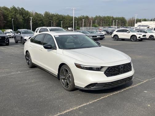 Platinum White Pearl 2026 Honda Accord SE