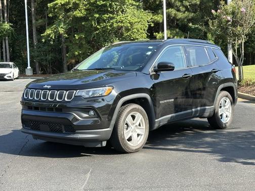 Diamond Black Crystal Pearlcoat 2022 Jeep Compass Latitude