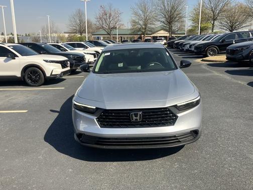 Solar Silver Metallic 2026 Honda Accord SE