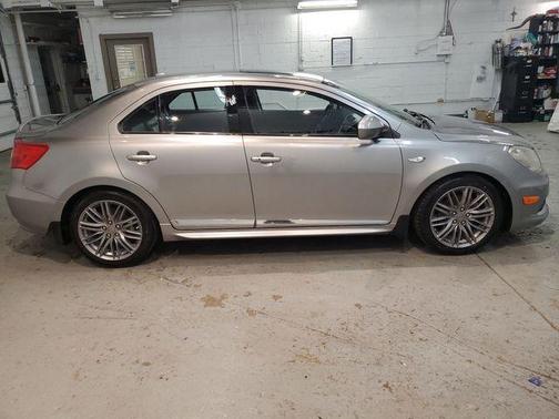 2011 Suzuki Kizashi Sport SLS