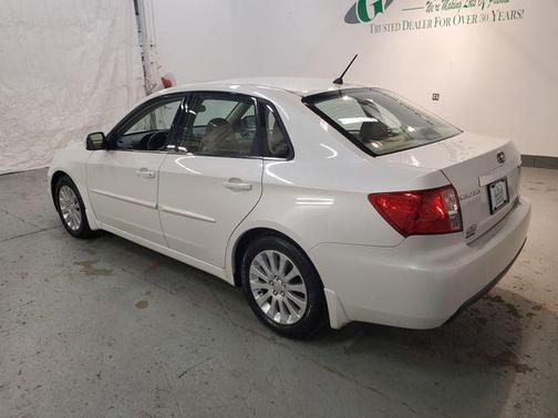 White 2009 Subaru Impreza 2.5i