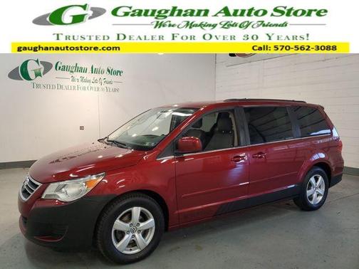 2011 Volkswagen Routan SE