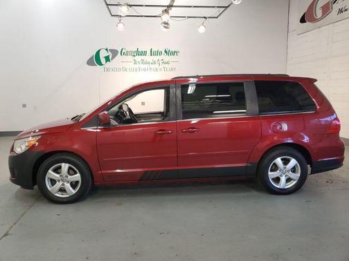 2011 Volkswagen Routan SE